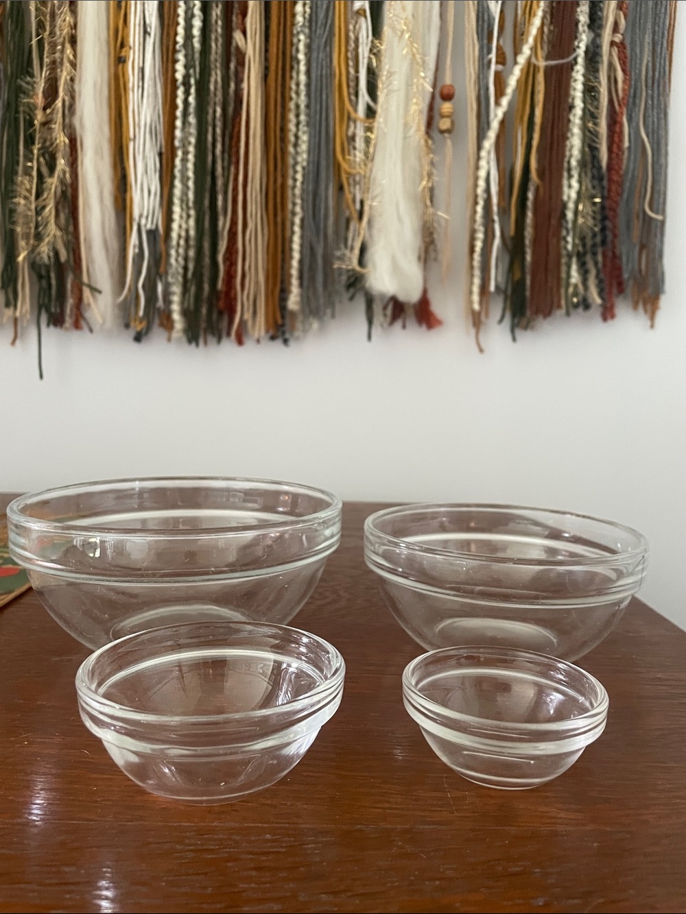 Clear Glass Nesting  Bowls - Set of 4 no lids like new